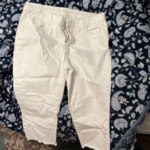 Chicos slim leg capri size 2.5